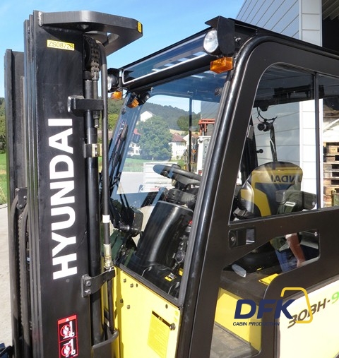 Hyundai 30 BH 9