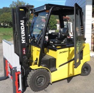 Hyundai 30 BH 9
