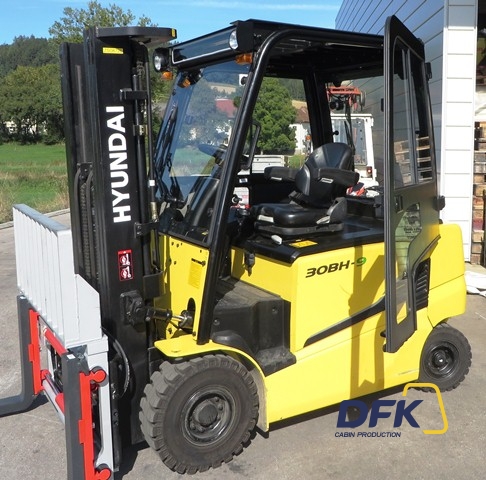 Hyundai 30 BH 9