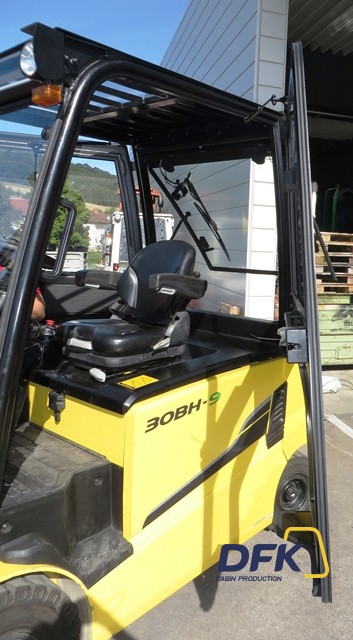 Hyundai 30 BH 9