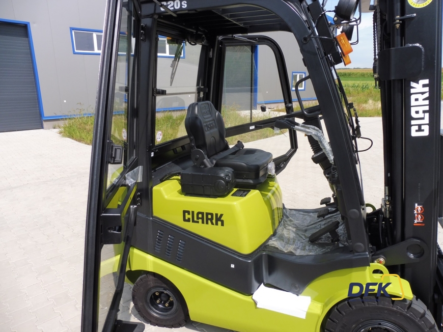 Clark C15