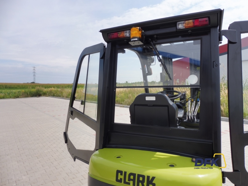 Clark C15