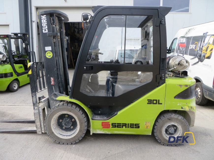 Clark S30L