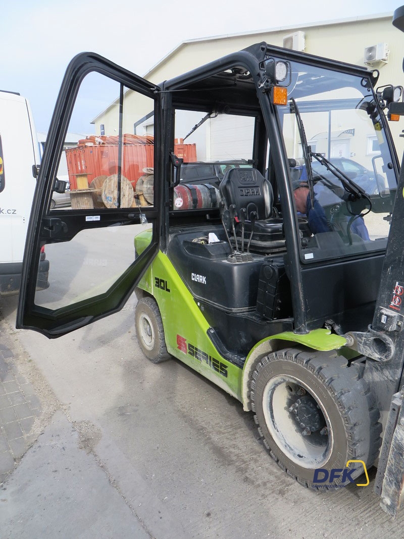 Clark S30L